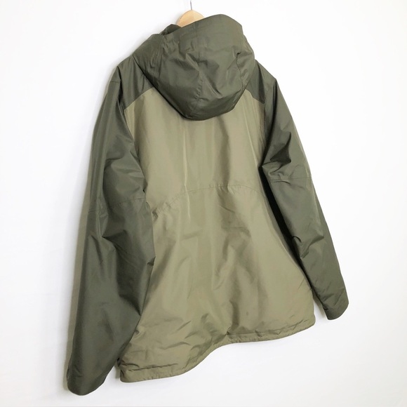 Patagonia, insulated powdertown water repellent, hooded jacket - Picture 8 of 11